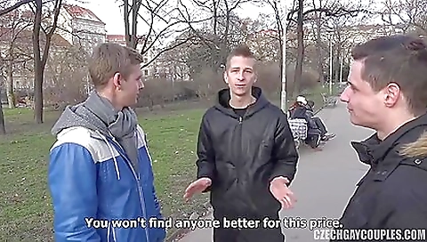 Married black chick has her pussy