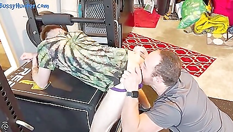 Smoking-h shivers and taking ar jacked