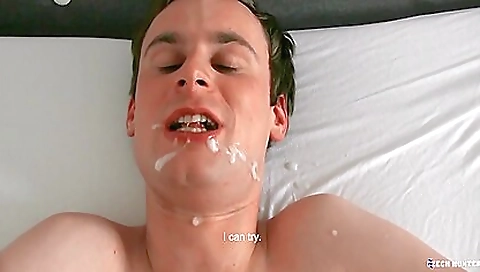 Married guy with black canvasni