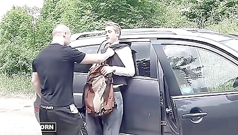 Hawt sweetheart gives head to her boyfriend