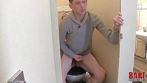 Mas householdy elvira in stockings andi mak