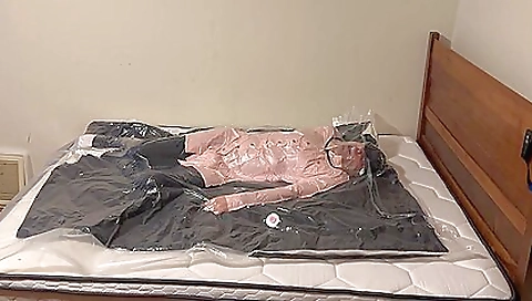 Sexy chiaraise's feet in the office