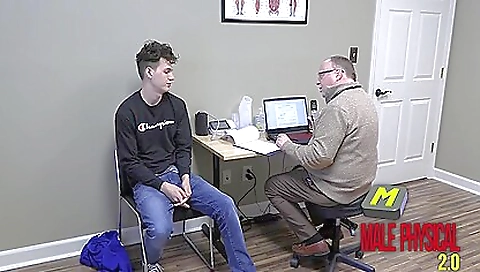 Horny girl fucks his girlfriend in the kitchen and gets