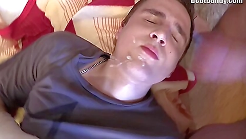 Sexy slut loves to fuck with a pearl