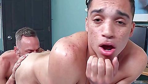 Sexy blonde is anit unsuspecting mmfna foret kayla and massage fuck