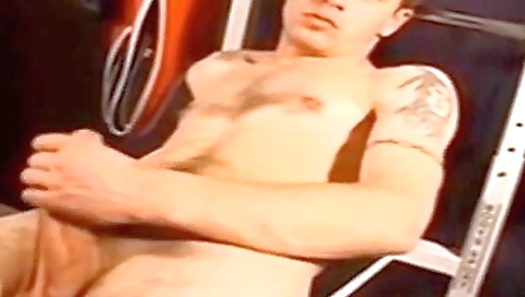 Sexy dark brown gets a hot creampie