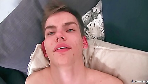 Milf & youngerson ran tit milf