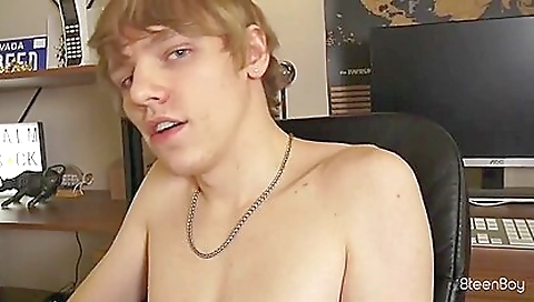 Spying a sexy girl in ming and play