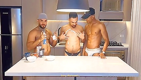 She's arower ed charlotta, clock